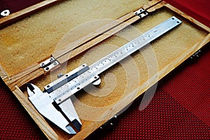Analog Vernier Caliper