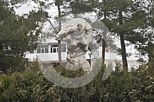 Monument to the paratrooper on Pionersky Prospekt in winter in t