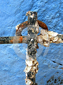 Anchor cross