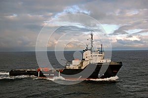 Anchor handling of Semi submergible in North Sea