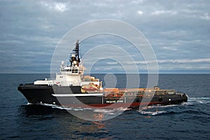 Anchor handling of Semi submergible in North Sea photo