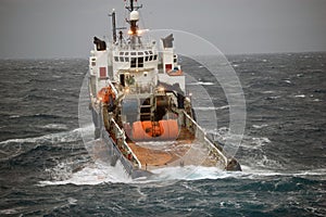 Anchor handling of Semi submergible in North Sea