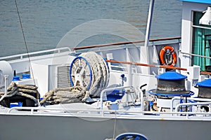 Anchor winch with chain