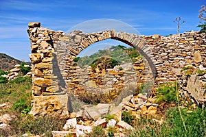 Ancient arch stone bridge
