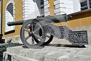 An ancient artillery weapon of the Napoleonic Wars. Inside the Kremlin.