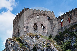 Starobylý hrad Beckov. Slovenské staroveké ruiny. Ruiny hradu Tematín, Slovenská republika, Európa. Cieľ cesty.Hrad Backov