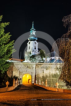 Starobylý hrad Nitra, Slovensko, nočná scéna