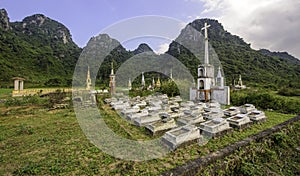 Ancient graves in vietnam 6 photo