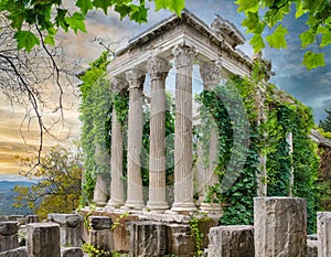 ancient greek temple ruins