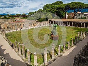 Ancient and modern in Pompeii