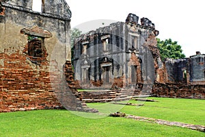 Ancient ruins building