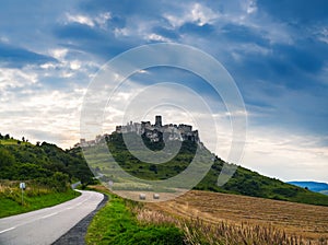 Staroveké ruiny stredovekého Spišského hradu na Slovensku