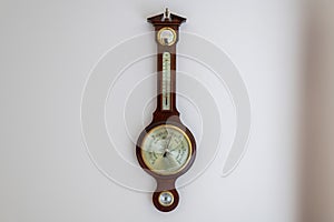 Aneroid barometer