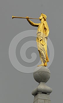 Angel moroni statue photo