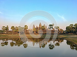 Angkor wat ,Khmer architecture and the world heritage at Siem Re