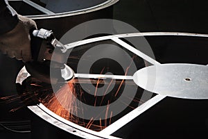 ANGLE GRINDER SPARKS