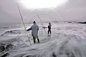 Anglers cought by the tide