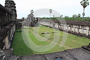 Angor Watt Courtyard photo