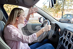 Angry driver losing her temper