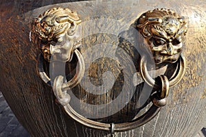 The animal mask on the copper vat in forbidden city