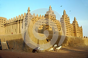 Animals in front of the Djenne mud mosque