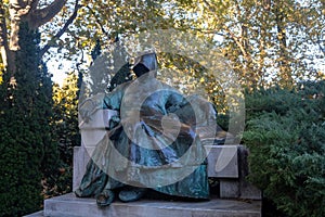 Anonymus Szobor, Anonymous sculpture monument in Budapest