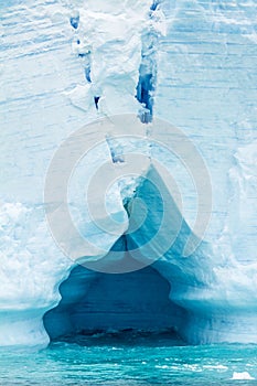 Antarctica - Antarctic Peninsula - Tabular Iceberg in Bransfield Strait