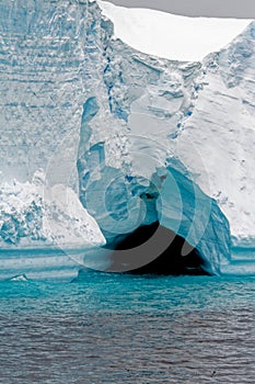 Antartica - Tabular Iceberg in Bransfield Strait