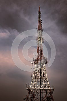 The antenna signals tower