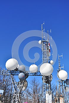 Antennas for telecommunications