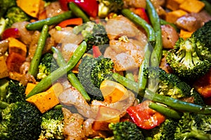 Anti-inflammatory pan with chicken and vegetables