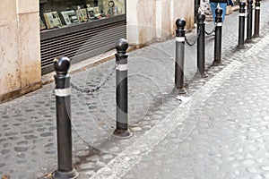 Anti-parking posts with chains