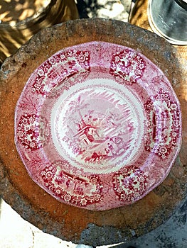 The antiqe dish