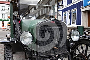 Antique_car