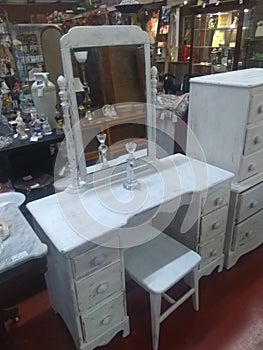 Antique Distressed Vanity