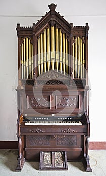 Antique organ