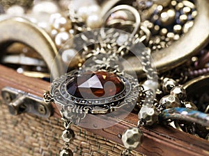 Antický přívěsek na stříbro náhrdelník 