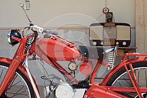 Antique-Radio-Vintage-Motorbike