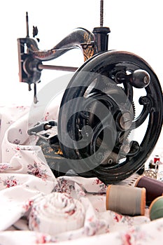 Antique sewing machine and sewing kit