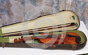 Antique violin for restoration