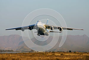 ANTONOV 124 - 100