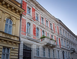 Bytový dom v žiarivých farbách - Bratislava, Slovensko