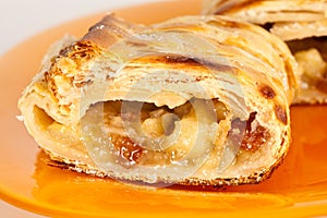 Apfelstrudel (apple pie)