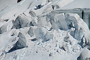 Apline glacier ice and snow blocks