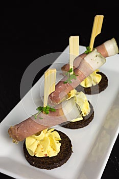 Appetizer with ham and cream cheese