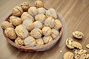 Nueces, fruto seco muy nutritivo. photo