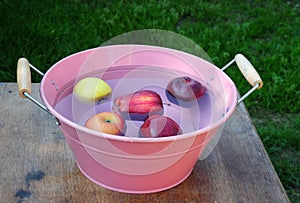 Apple bobbing
