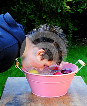 Apple bobbing
