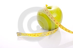 An apple with centimeter.