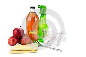 Apple cider vinegar, effective natural solution for house cleani